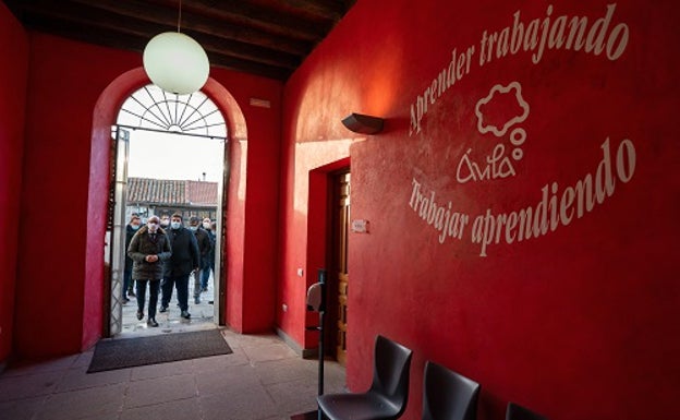 La rehabilitación del antiguo matadero es «una fuente de dinamización económica»